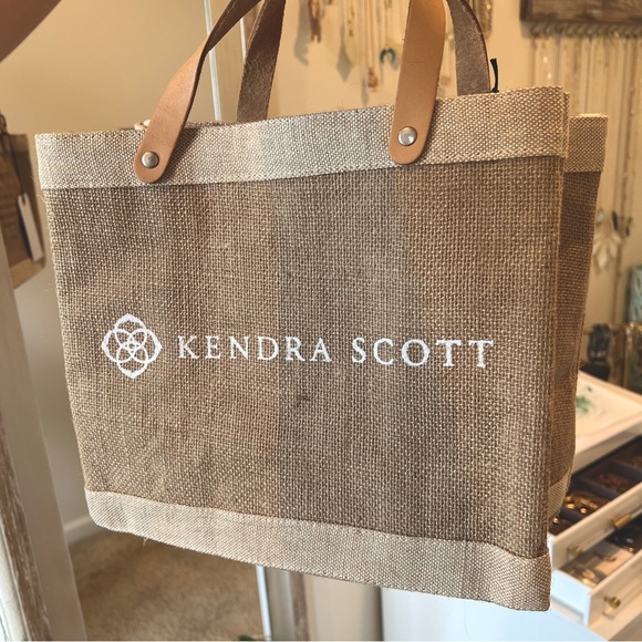 Limited Edition *Kendra Scott X Apolis Global Citizen* Collab Burlap Tote Bag - Picture 1 of 3
